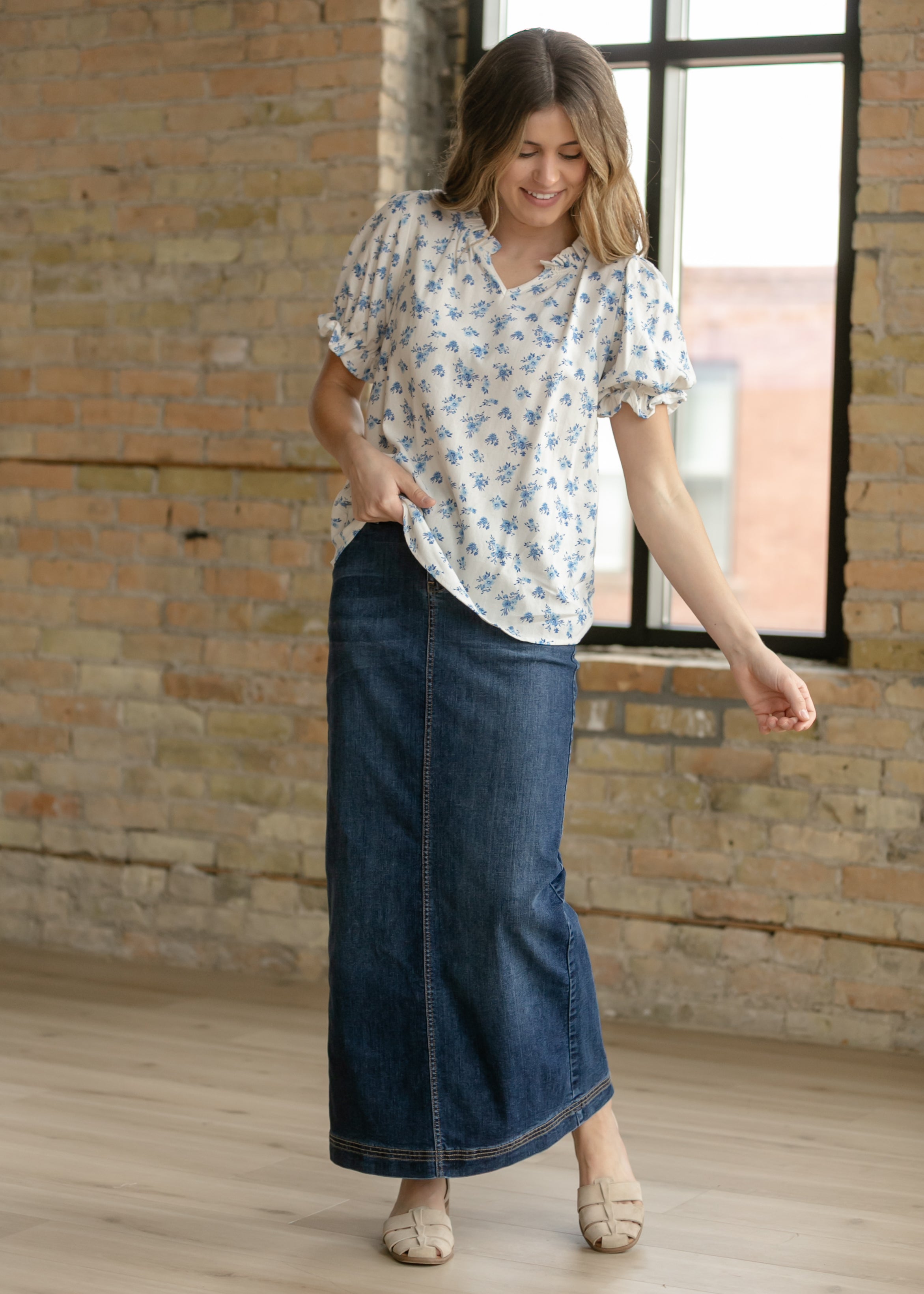 Laurel V-neck Floral Short Sleeve Top